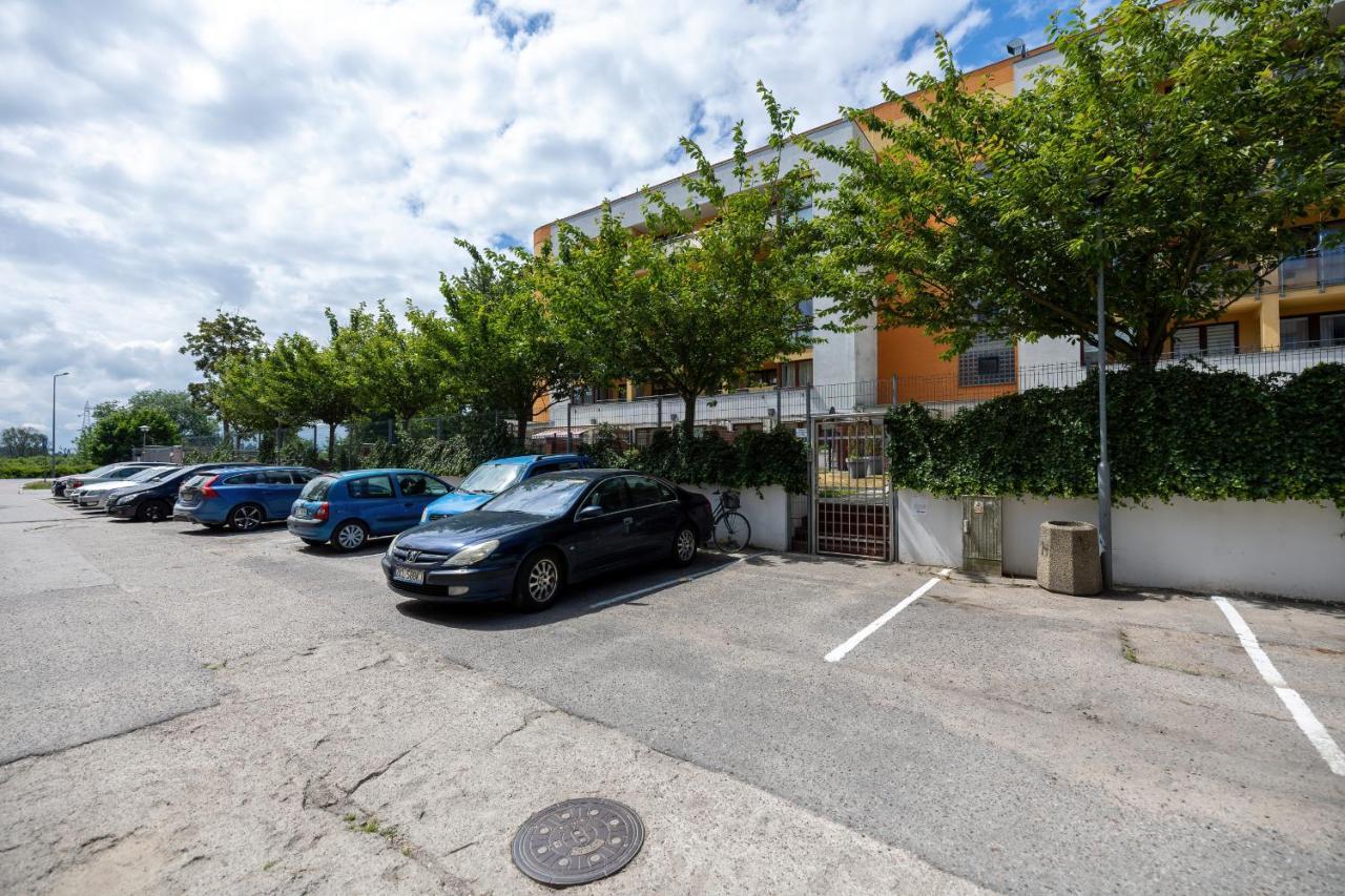 Apartamenty Wisniowy Sad By Noclegi Renters Kolobrzeg Exterior photo